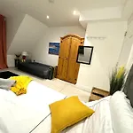 A Modern Luxury Penthouse Close To London Tower-Hil-Canary Wharf-Central London