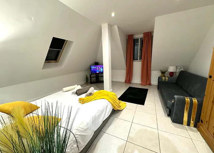 A Modern Luxury Penthouse Close To London Tower-Hil-Canary Wharf-Central London