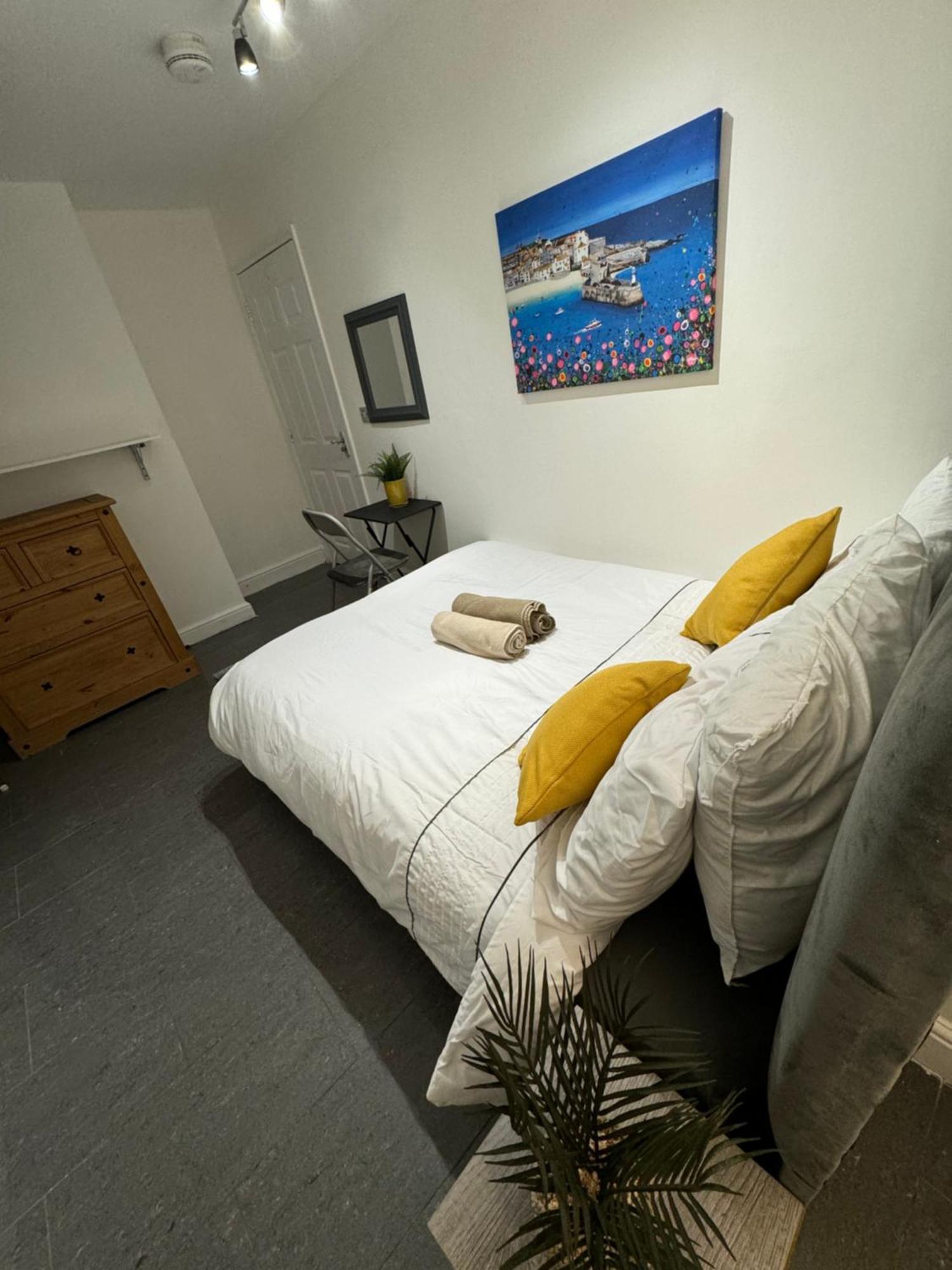 A Modern Luxury Penthouse Close To Tower-hil-canary Wharf-central *