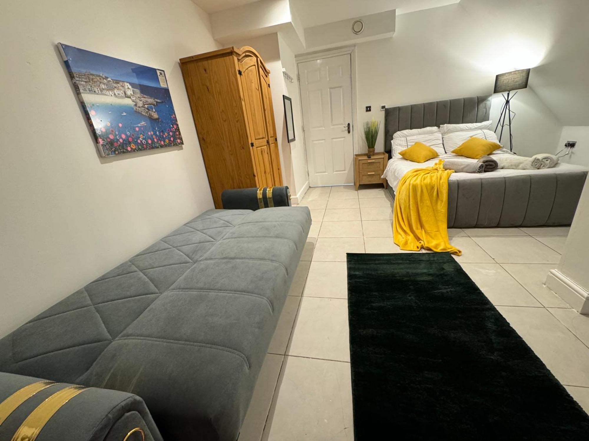 A Modern Luxury Penthouse Close To Tower-hil-canary Wharf-central *