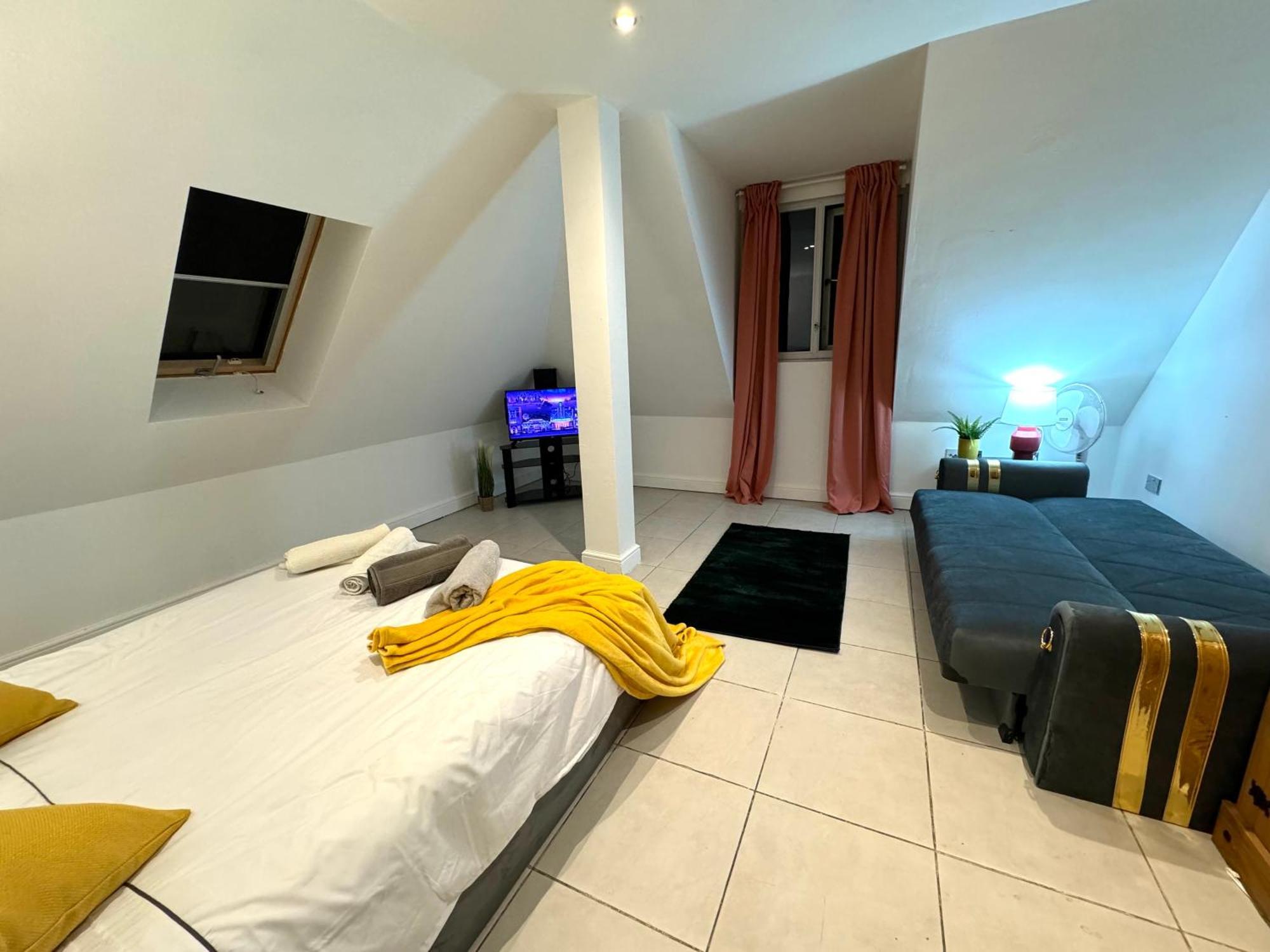 A Modern Luxury Penthouse Close To Tower-hil-canary Wharf-central Guest house